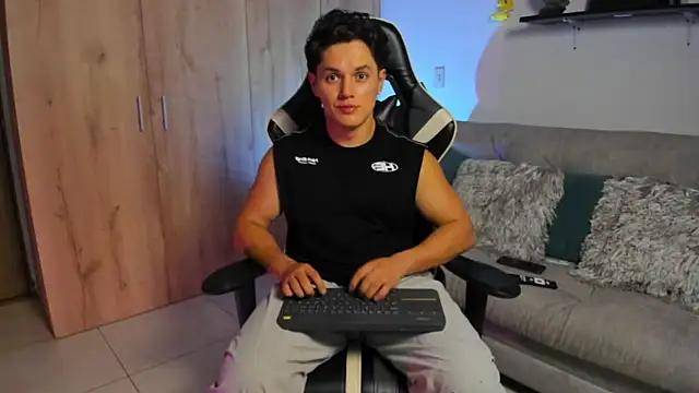 julian wallace online show from 24, 2, 2026