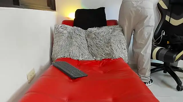 julian wallace online show from 18, 4, 2026