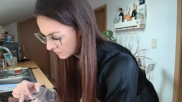 BrownieyQueen online show from 11, 2, 2025