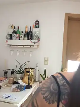 BrownieyQueen online show from 5, 10, 2025