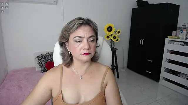 Snapshot of Chiraz_hasnaa chatting on 12, 2, 2025 Chiraz hasnaa online show from 12, 2, 2025