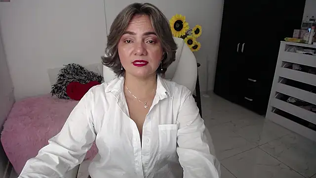 Snapshot of Chiraz_hasnaa chatting on 14, 2, 2025 Chiraz hasnaa online show from 14, 2, 2025