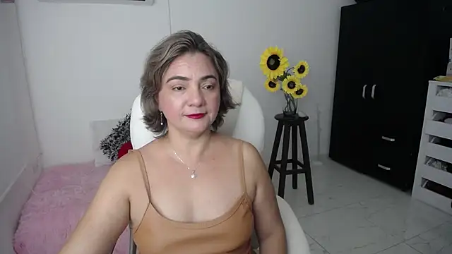 Snapshot of Chiraz_hasnaa chatting on 20, 2, 2025 Chiraz hasnaa online show from 20, 2, 2025