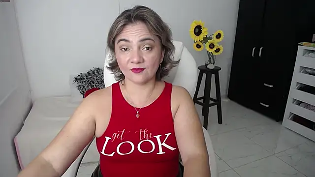 Snapshot of Chiraz_hasnaa chatting on 14, 3, 2025 Chiraz hasnaa online show from 14, 3, 2025