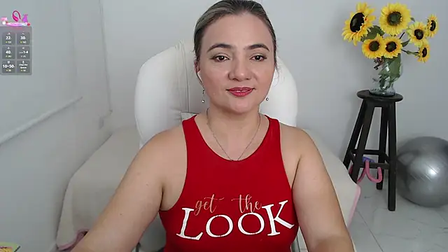 Snapshot of Chiraz_hasnaa chatting on 11, 9, 2025 Chiraz hasnaa online show from 11, 9, 2025