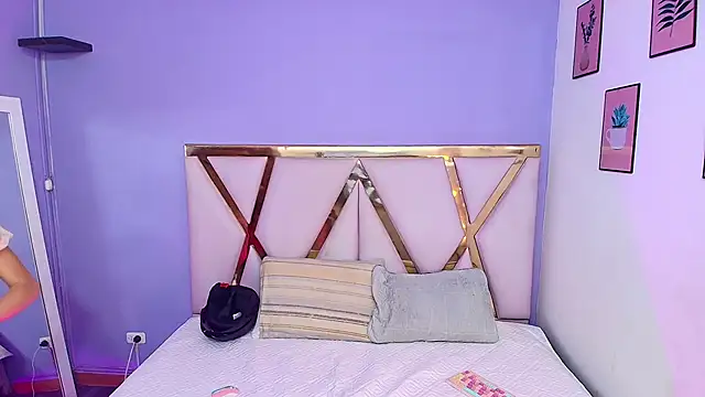 Beautifulskinny18 online show from 4, 2, 2025