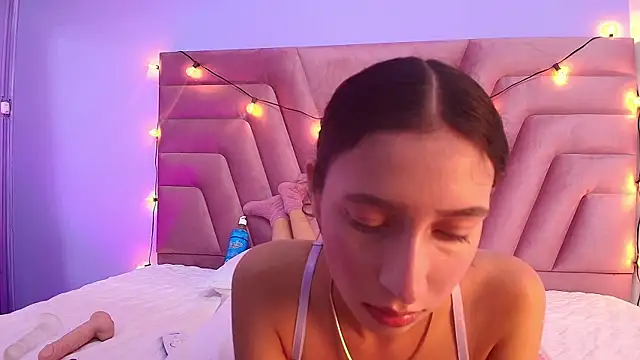 Beautifulskinny18 online show from 8, 2, 2025