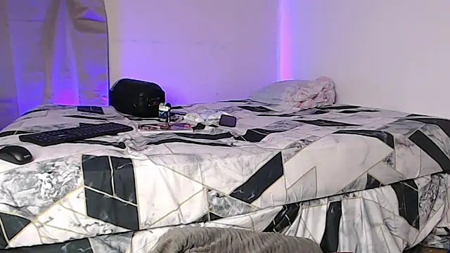 Snapshot of Logan_cocky chatting on 5, 2, 2025 Logan cocky online show from 5, 2, 2025