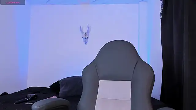 Snapshot of Aliz01 chatting on 2, 12, 2025 Aliz01 online show from 2, 12, 2025