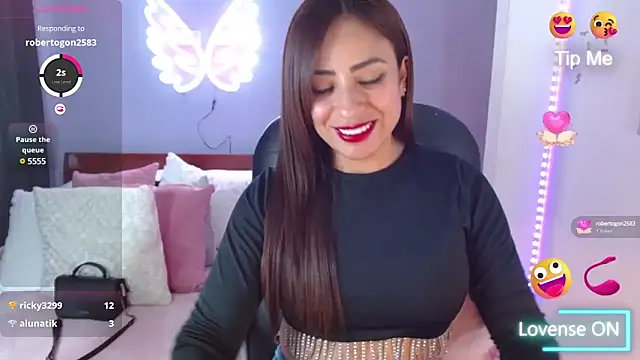 Snapshot of Paulina_627 chatting on 8, 3, 2025 Paulina 627 online show from 8, 3, 2025