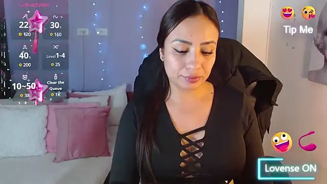 Snapshot of Paulina_627 chatting on 4, 12, 2025 Paulina 627 online show from 4, 12, 2025