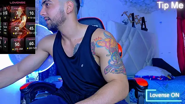 Snapshot of Rich_boy01 chatting on 29, 11, 2025 Rich boy01 online show from 29, 11, 2025