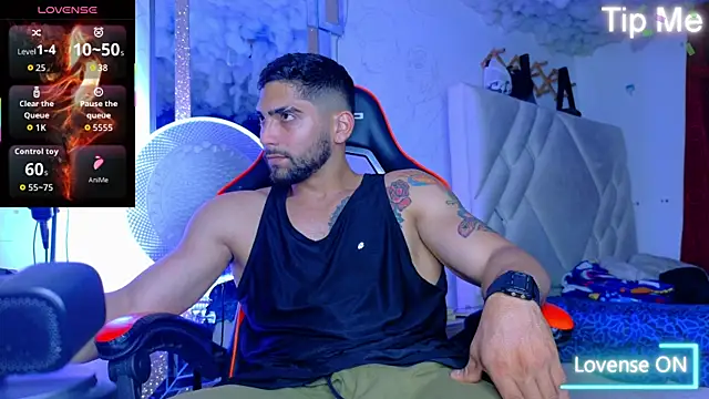 Snapshot of Rich_boy01 chatting on 14, 12, 2025 Rich boy01 online show from 14, 12, 2025