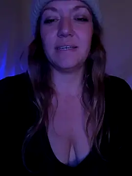 Snapshot of SummerV91 chatting on 2, 12, 2025 SummerV91 online show from 2, 12, 2025