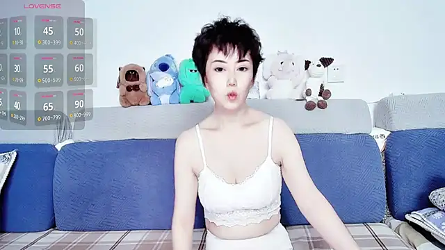 Snapshot of 9ering-Er chatting on 13, 10, 2025 9ering-Er online show from 13, 10, 2025