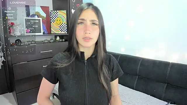 Snapshot of Emilytafur chatting on 14, 2, 2025 Emilytafur online show from 14, 2, 2025