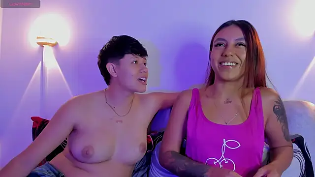 Snapshot of violet_casper_ chatting on 8, 10, 2025 violet casper online show from 8, 10, 2025