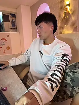 Logan smith1 online show from 30, 10, 2025