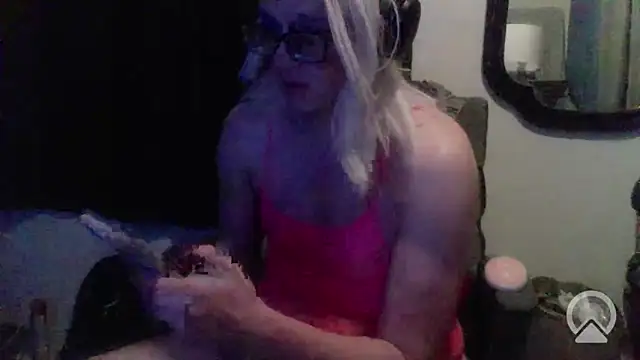 sexyblondetrans online show from 15, 2, 2026