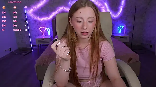 SilverrMoon online show from 3, 3, 2025