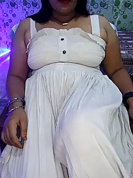 Snapshot of Cute-Raashii chatting on 10, 9, 2025 Cute-Raashii online show from 10, 9, 2025