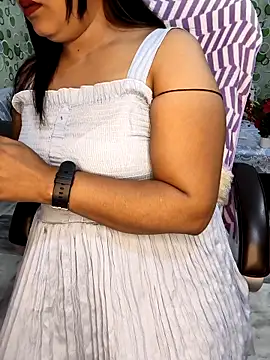 Snapshot of Cute-Raashii chatting on 3, 11, 2025 Cute-Raashii online show from 3, 11, 2025