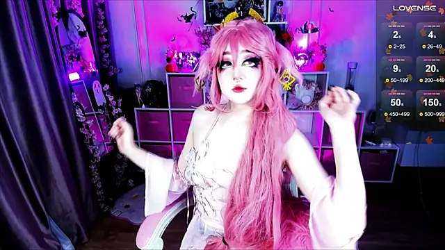 Snapshot of Aki__Ra chatting on 26, 10, 2025 Aki Ra online show from 26, 10, 2025