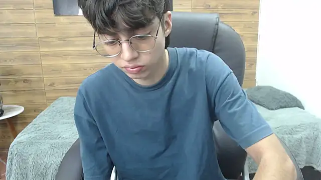 Snapshot of jhoellx chatting on 6, 1, 2025 jhoellx online show from 6, 1, 2025
