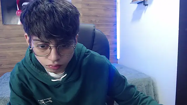 Snapshot of jhoellx chatting on 7, 1, 2025 jhoellx online show from 7, 1, 2025