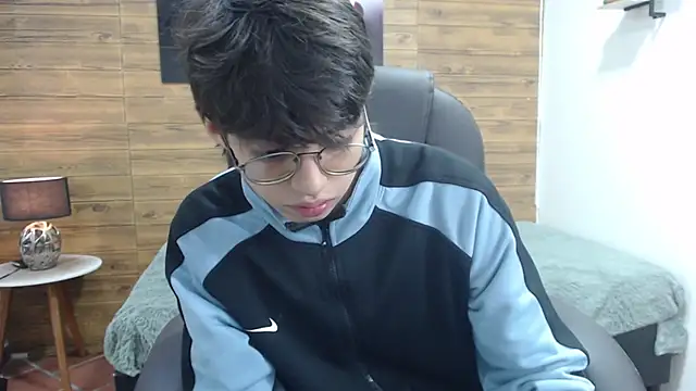 Snapshot of jhoellx chatting on 21, 1, 2025 jhoellx online show from 21, 1, 2025