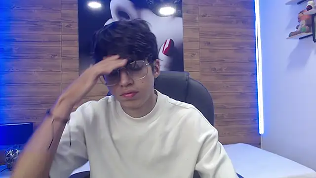 Snapshot of jhoellx chatting on 1, 3, 2025 jhoellx online show from 1, 3, 2025