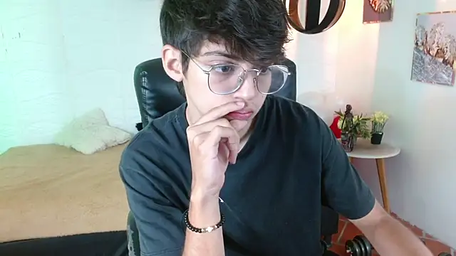 Snapshot of jhoellx chatting on 2, 3, 2025 jhoellx online show from 2, 3, 2025