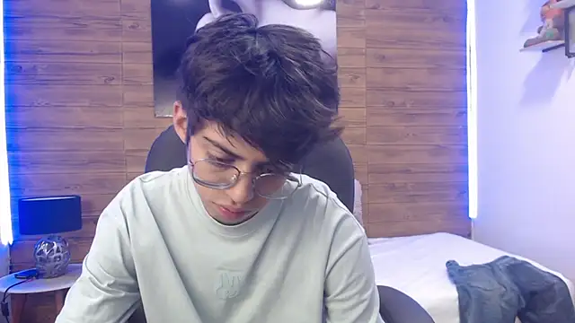 Snapshot of jhoellx chatting on 4, 3, 2025 jhoellx online show from 4, 3, 2025