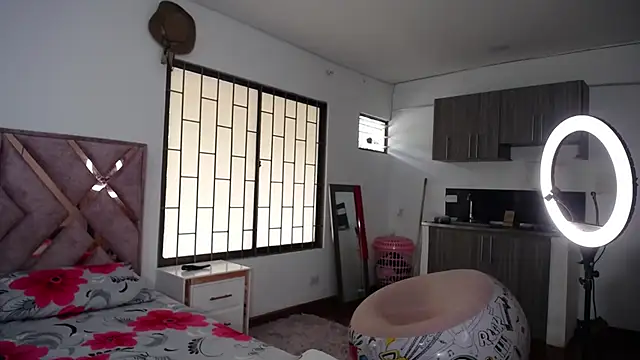 diabla sexyboobs online show from 6, 6, 2026