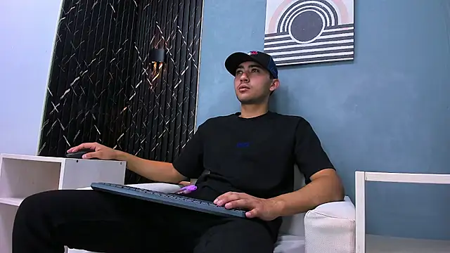 Liam crox online show from 14, 1, 2025