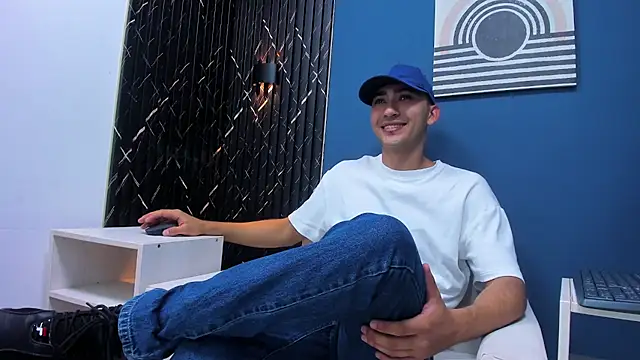 Liam crox online show from 28, 1, 2025