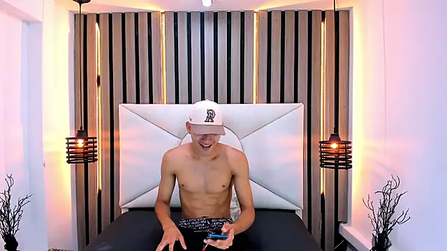 Liam crox online show from 10, 3, 2025