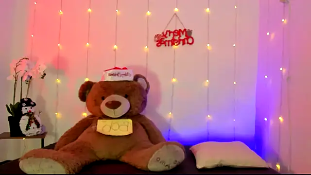 Snapshot of kendal_scott1 chatting on 16, 12, 2024 kendal scott1 online show from 16, 12, 2024