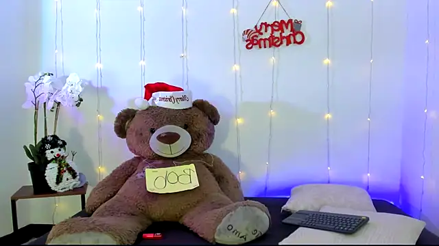 Snapshot of kendal_scott1 chatting on 17, 12, 2024 kendal scott1 online show from 17, 12, 2024