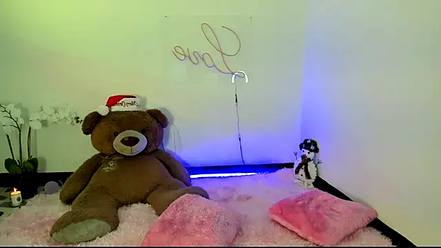 Snapshot of kendal_scott1 chatting on 19, 12, 2024 kendal scott1 online show from 19, 12, 2024