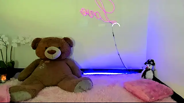 Snapshot of kendal_scott1 chatting on 3, 1, 2025 kendal scott1 online show from 3, 1, 2025