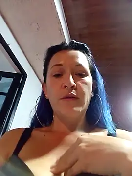 Snapshot of sophie_banger chatting on 5, 1, 2025 sophie banger online show from 5, 1, 2025