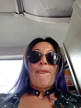 Snapshot of sophie_banger chatting on 3, 10, 2025 sophie banger online show from 3, 10, 2025
