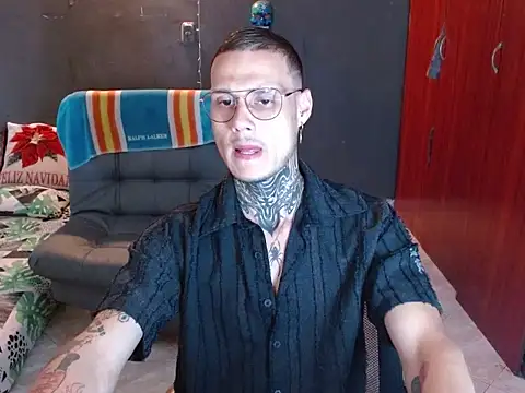 Snapshot of fucking_sinner chatting on 16, 12, 2025 fucking sinner online show from 16, 12, 2025