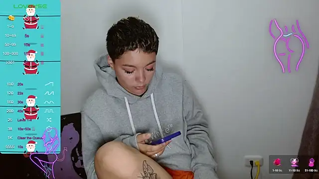 Snapshot of TRIXIE_TANG28 chatting on 28, 1, 2025 TRIXIE TANG28 online show from 28, 1, 2025