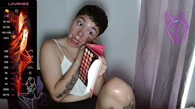 Snapshot of TRIXIE_TANG28 chatting on 22, 2, 2025 TRIXIE TANG28 online show from 22, 2, 2025