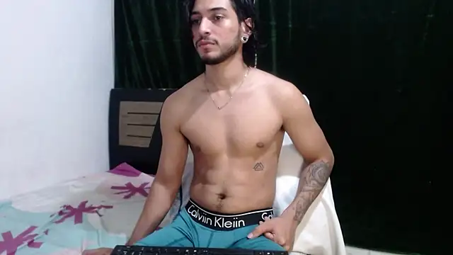 Snapshot of maxximus_100 chatting on 21, 12, 2024 maxximus 100 online show from 21, 12, 2024