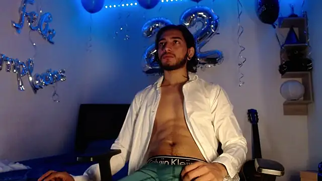 Snapshot of maxximus_100 chatting on 11, 2, 2025 maxximus 100 online show from 11, 2, 2025