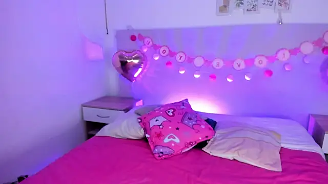 Kimkalifa  online show from 8, 2, 2025