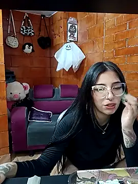 Snapshot of Raven__purple chatting on 9, 3, 2025 Raven  purple online show from 9, 3, 2025